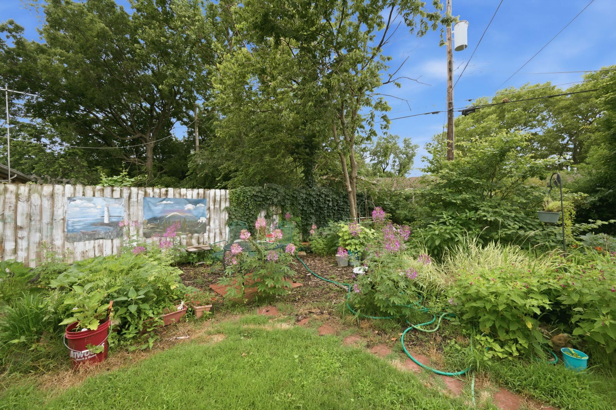 2857 S Larkin Dr Property Photo 28