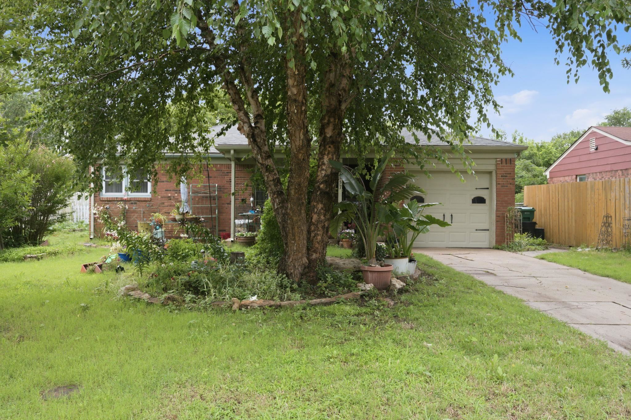 2857 S Larkin Dr Property Photo 31