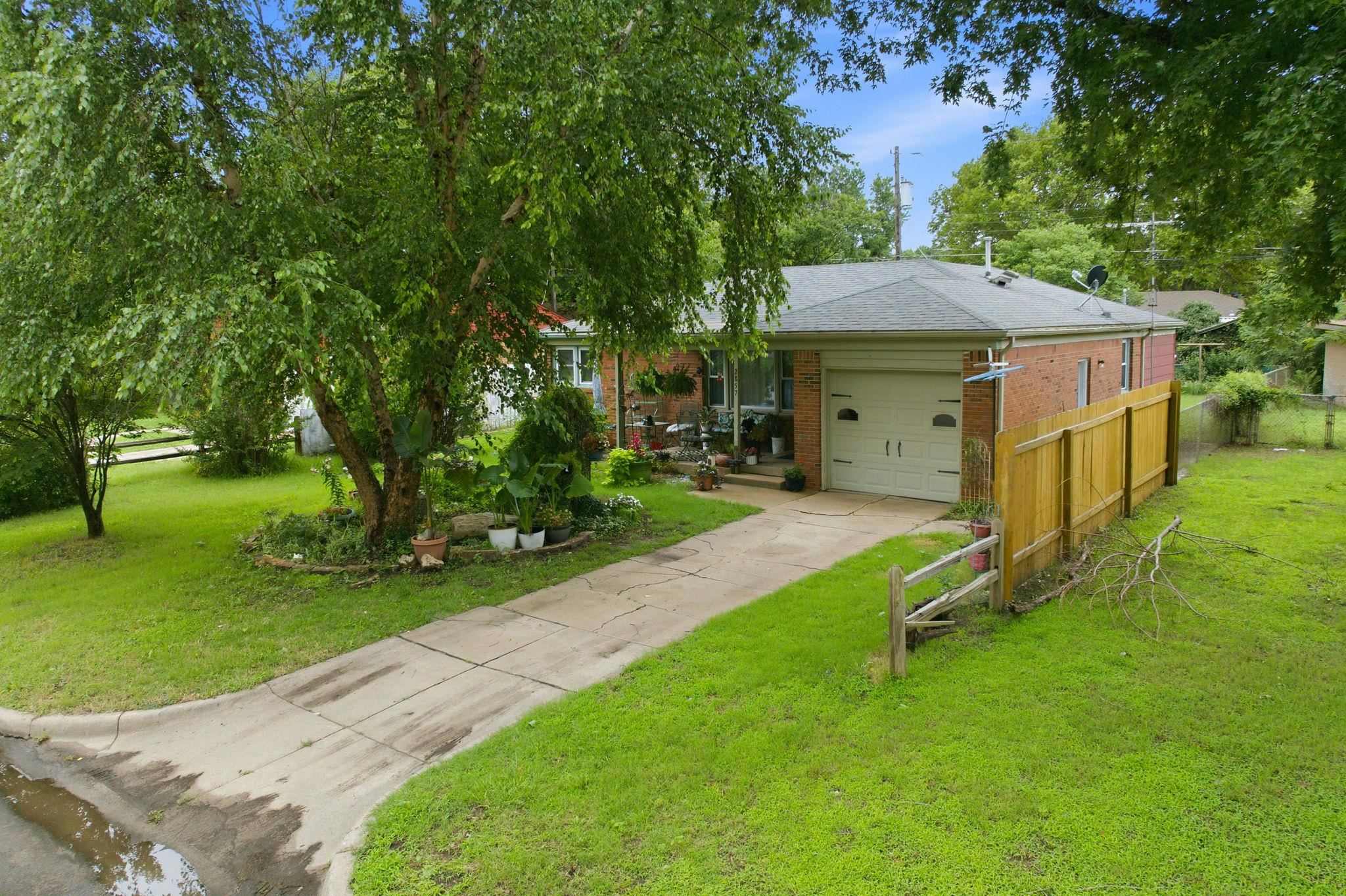 2857 S Larkin Dr Property Photo 35