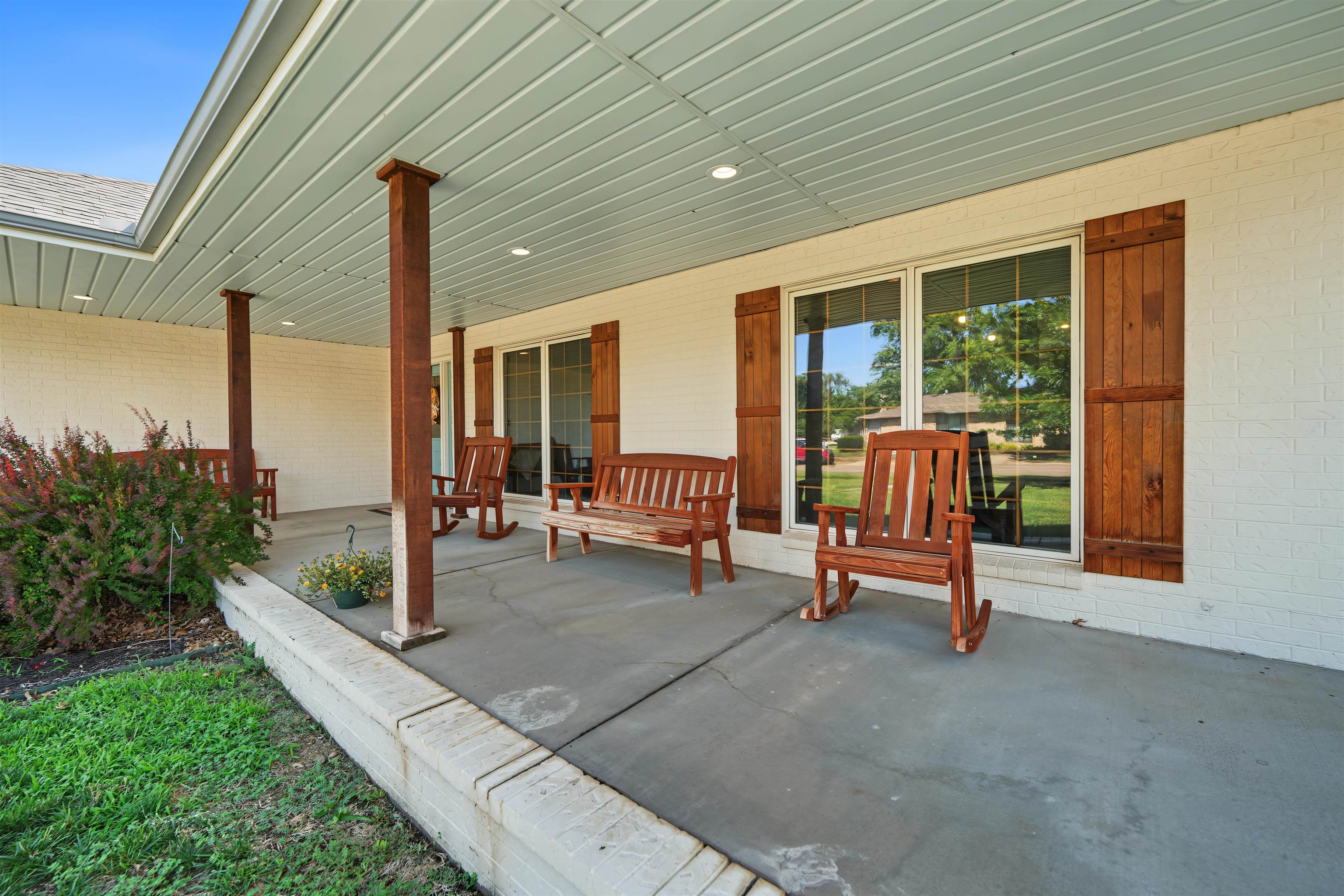 302 C St Property Photo 6