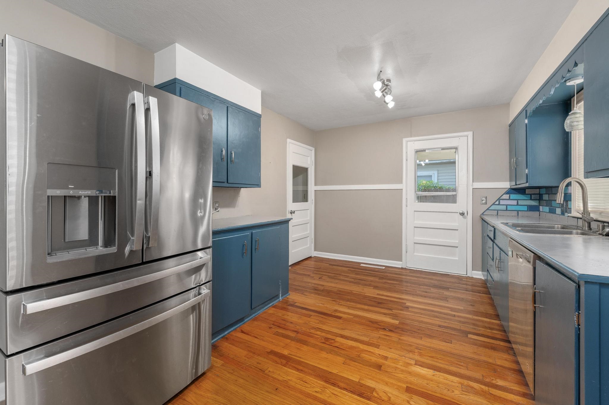 544 S Sylvan Property Photo 6