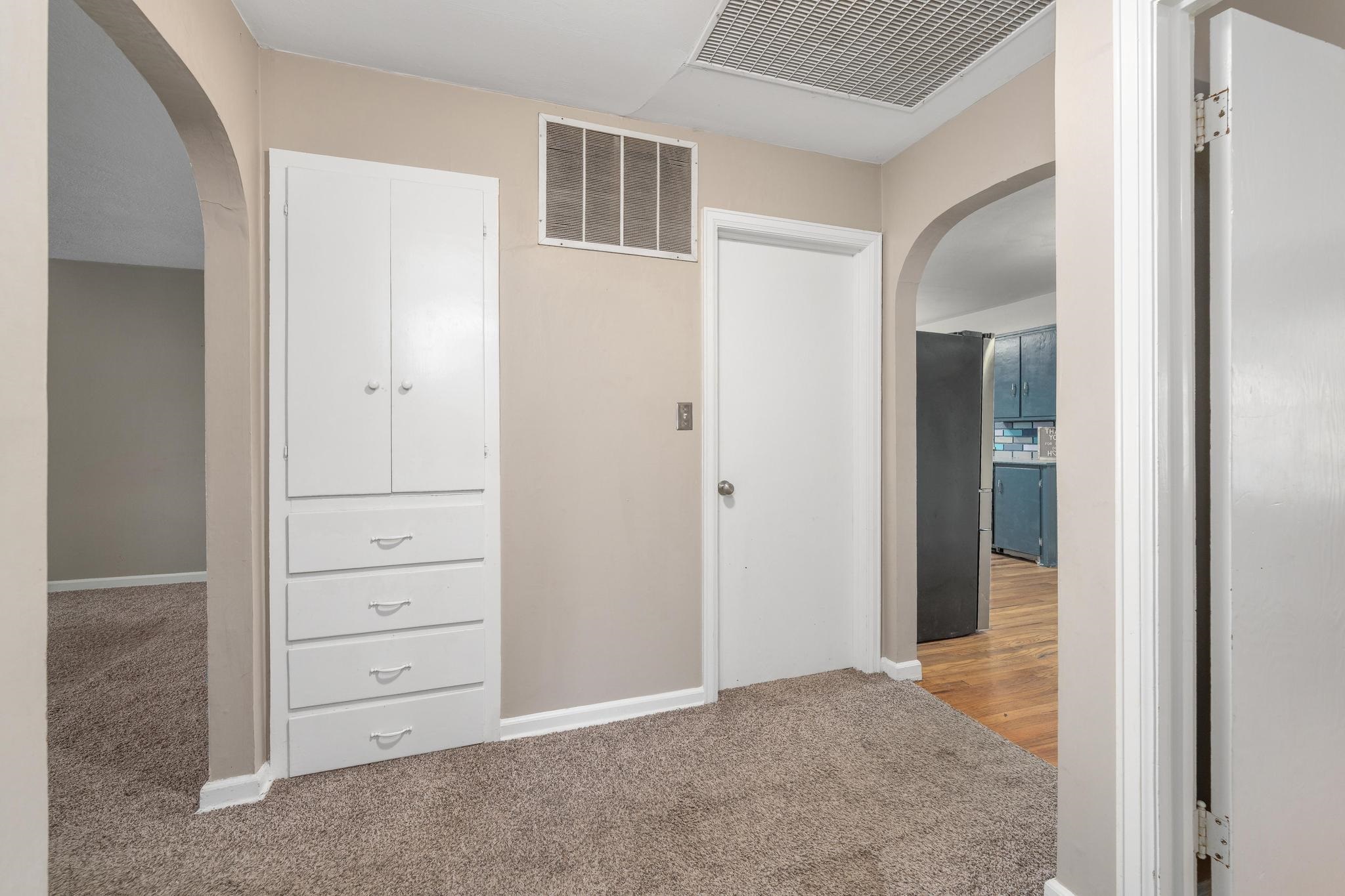 544 S Sylvan Property Photo 8