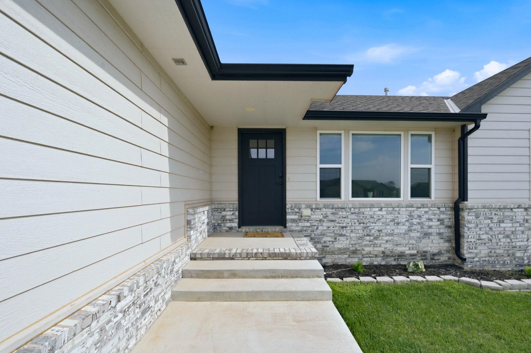 10514 W Wilkinson Property Photo 4