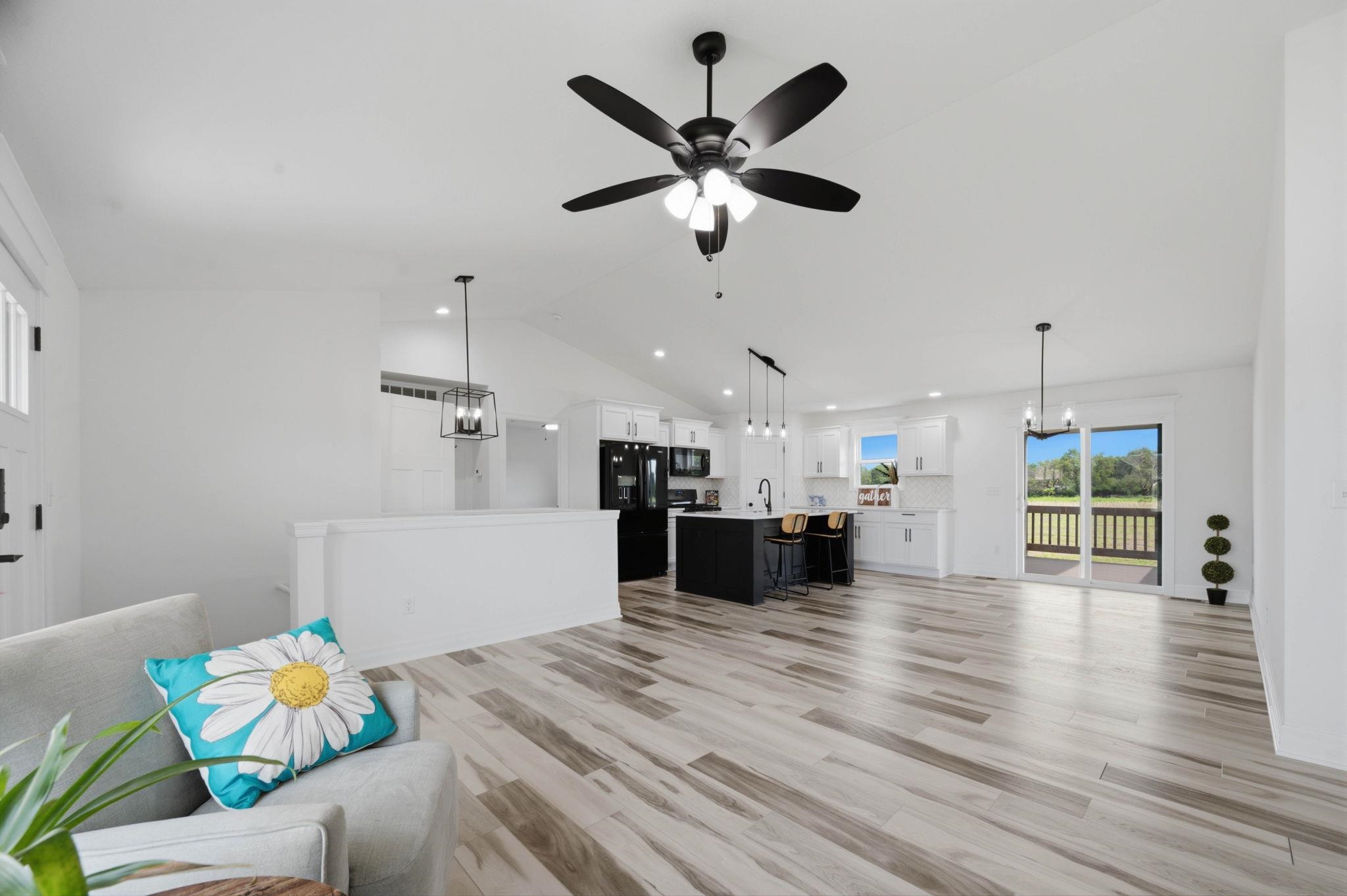 10514 W Wilkinson Property Photo 5