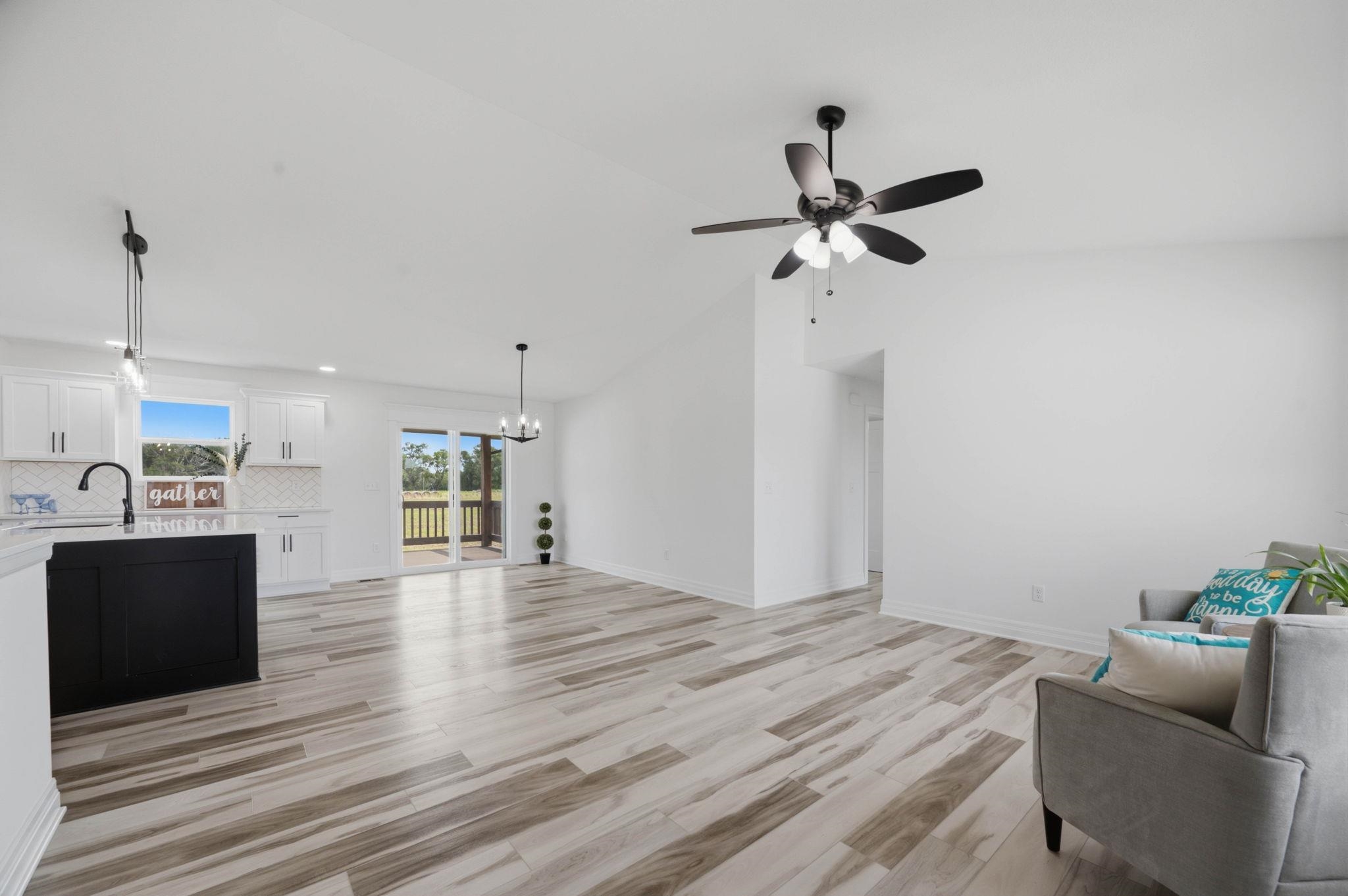 10514 W Wilkinson Property Photo 6