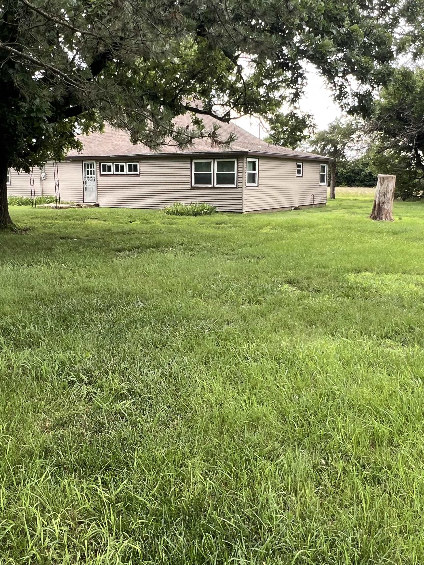 10823 Se Hwy 54 Property Photo 3