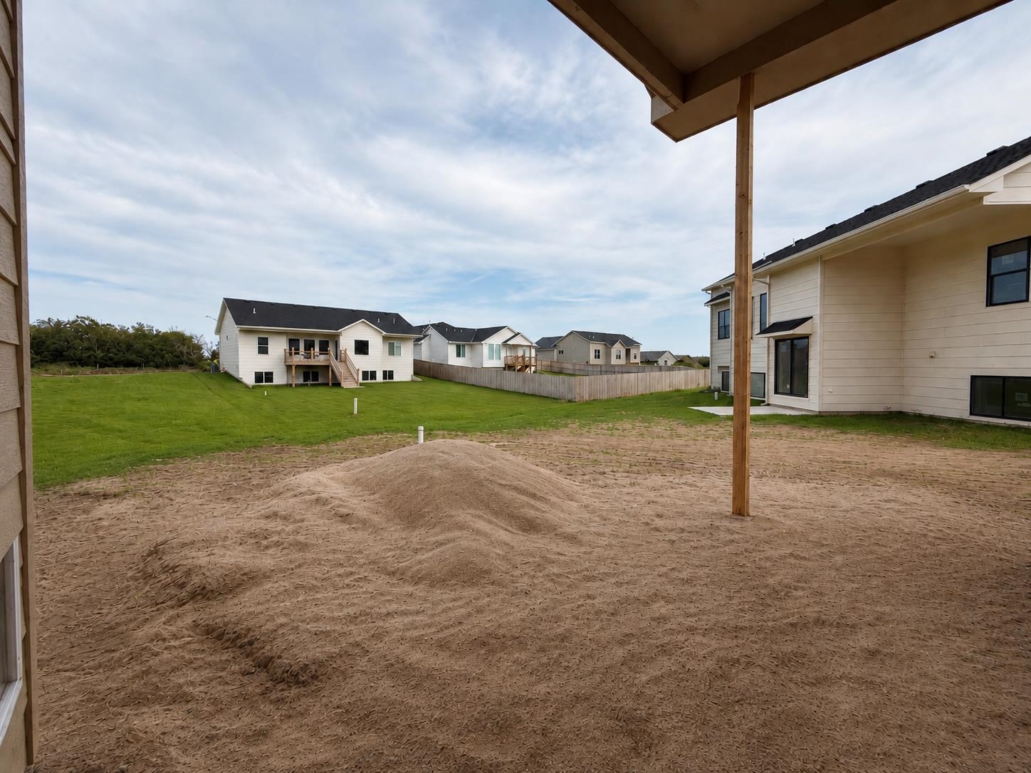 5758 N Edwards St. Property Photo 6
