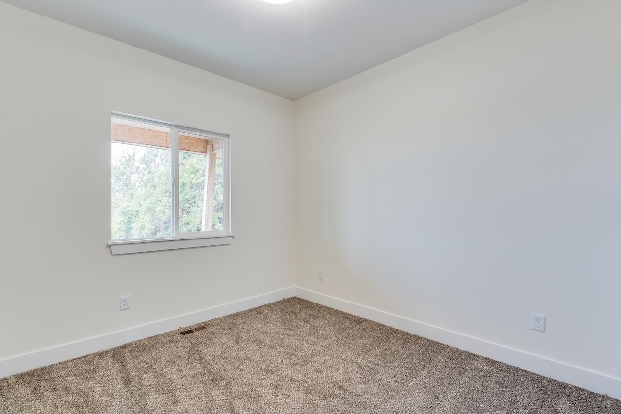 5758 N Edwards St. Property Photo 26