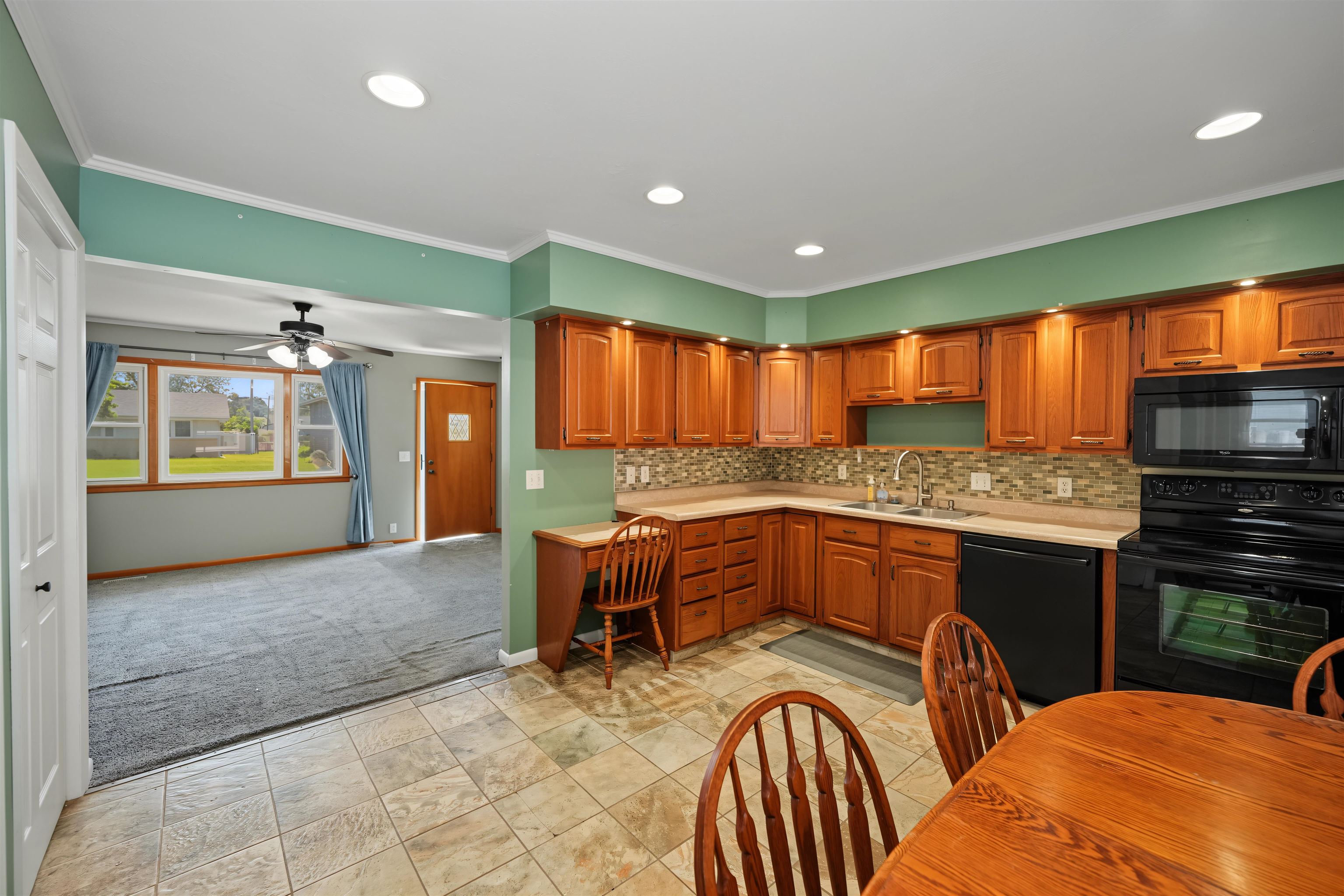 2508 Simmons Property Photo 10
