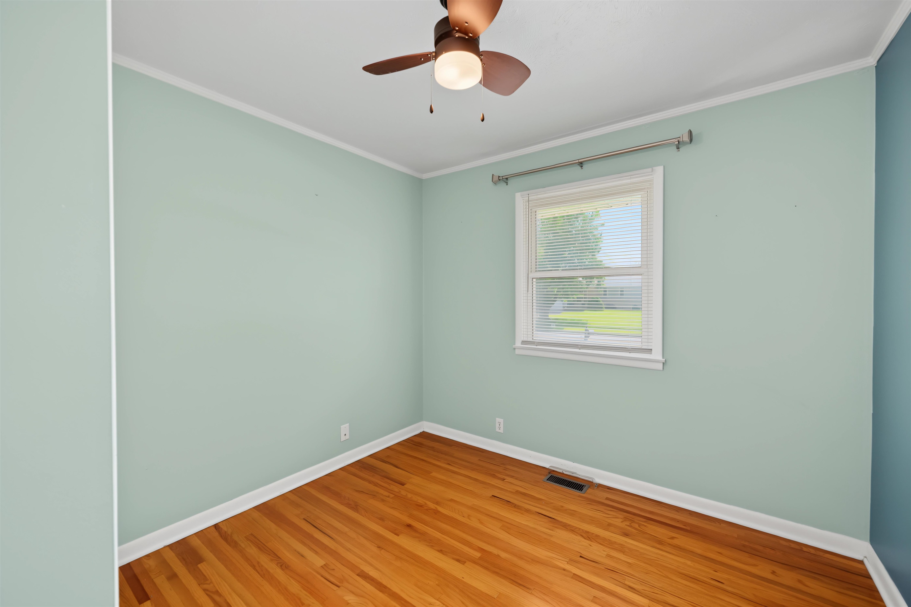 2508 Simmons Property Photo 12