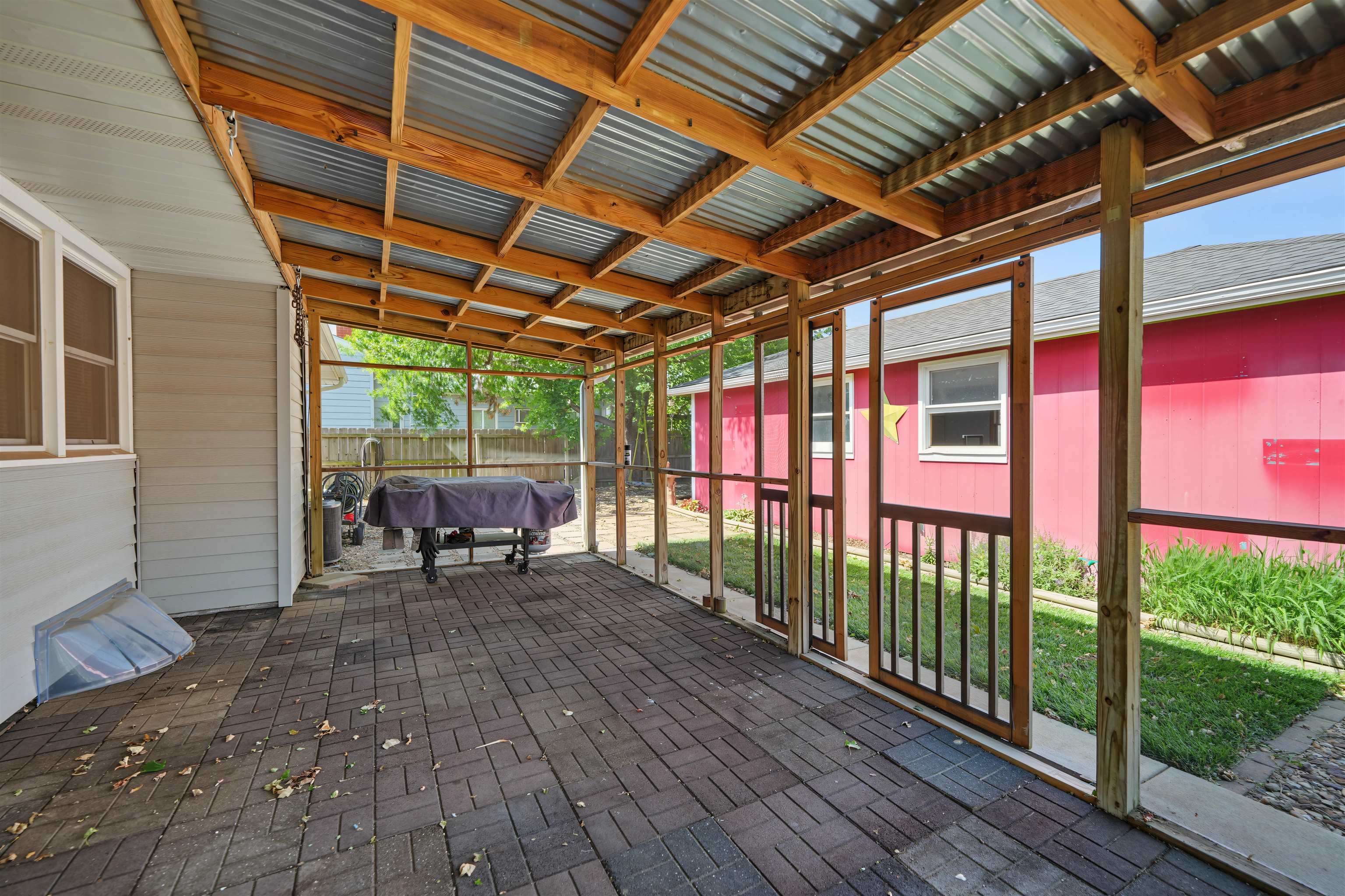 2508 Simmons Property Photo 21