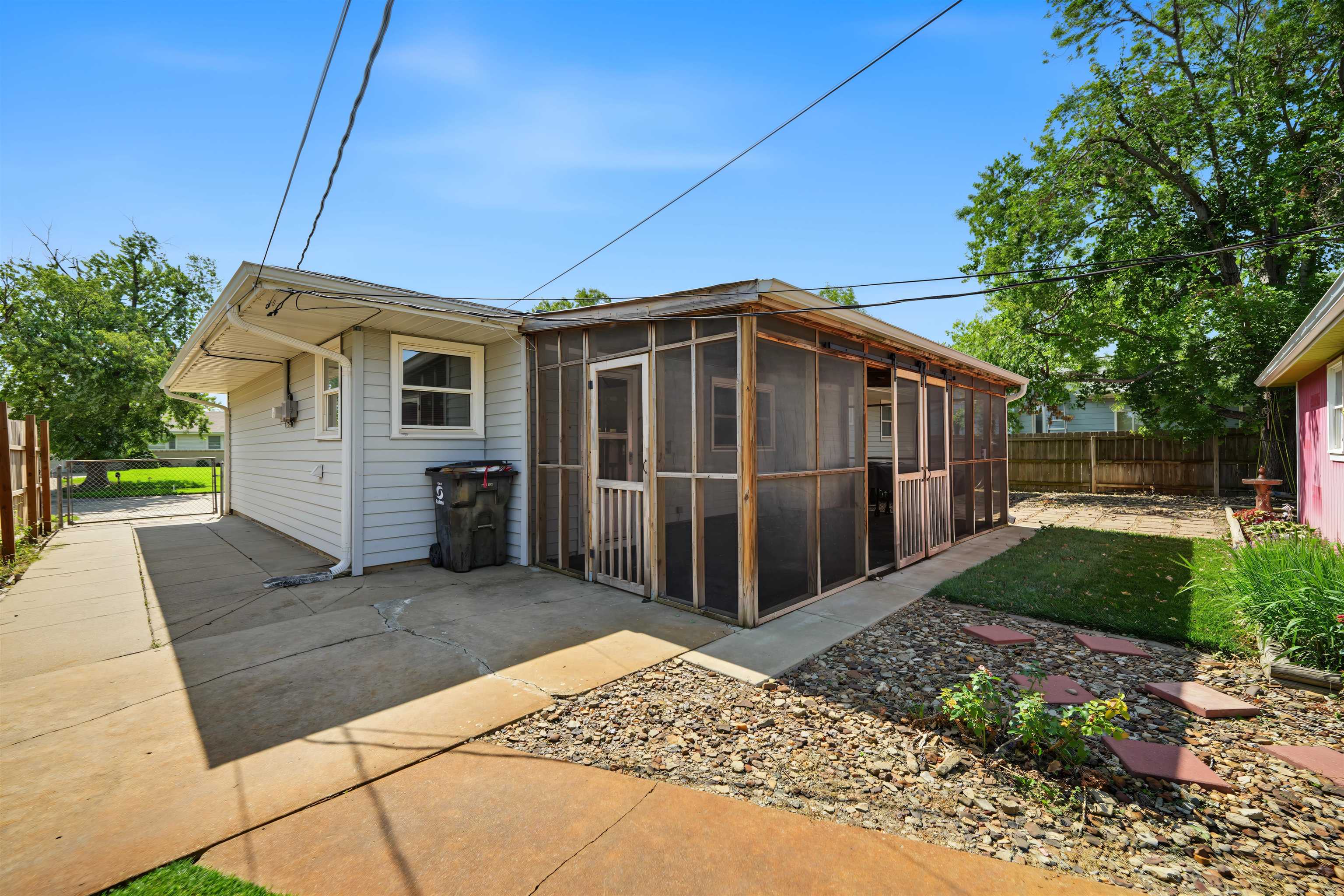 2508 Simmons Property Photo 22