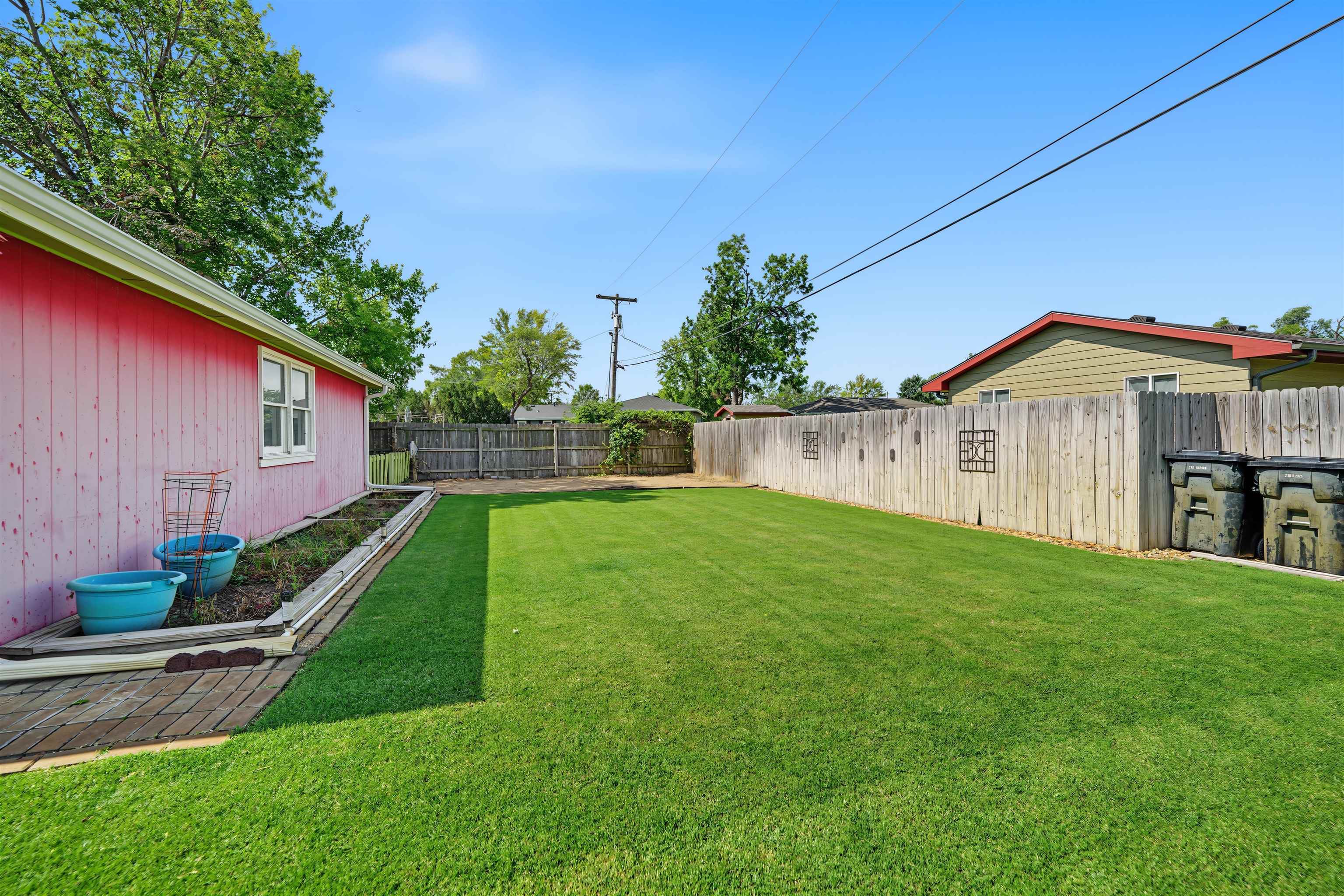 2508 Simmons Property Photo 24