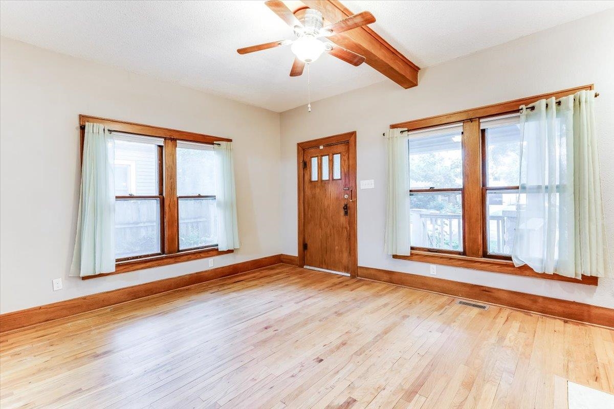 1026 N Perry Ave Property Photo 8