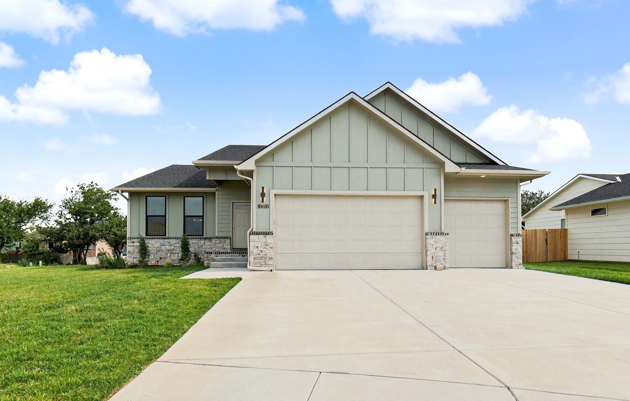 10610 W Graber St Property Photo 1