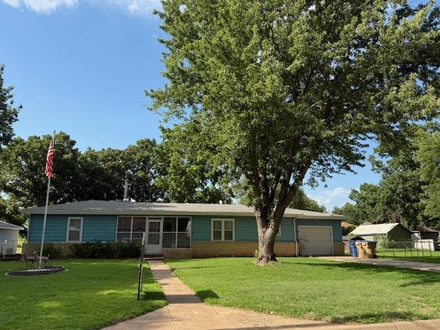 418 W Walnut