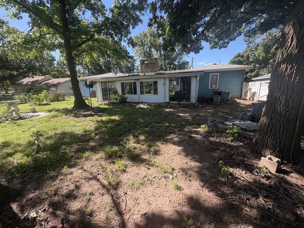 418 W Walnut Property Photo 3