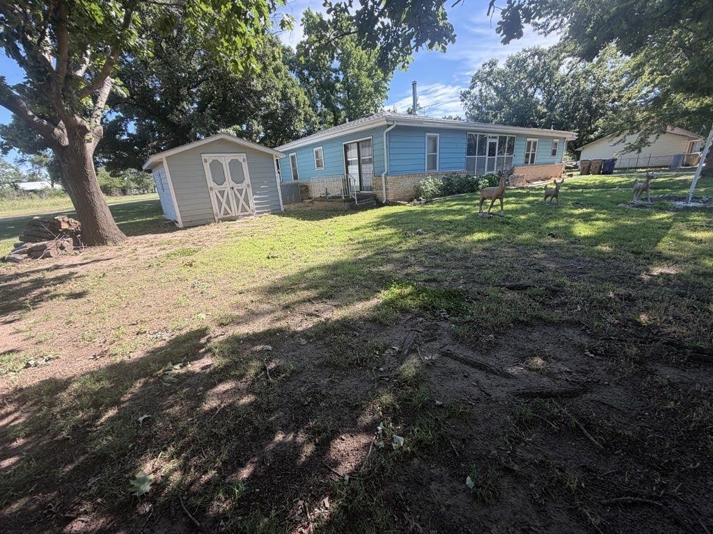 418 W Walnut Property Photo 5