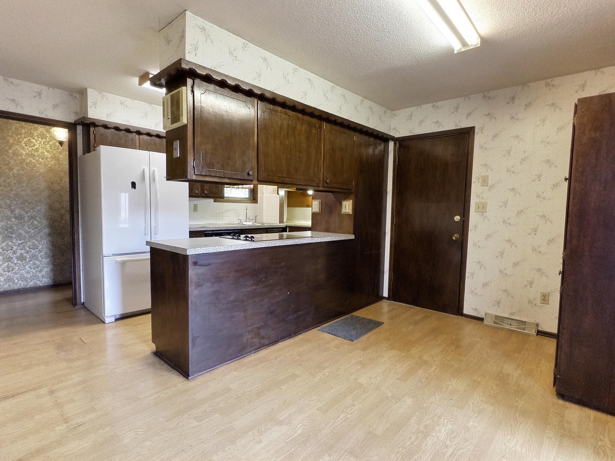 213 S Lauber Ln Property Photo 5