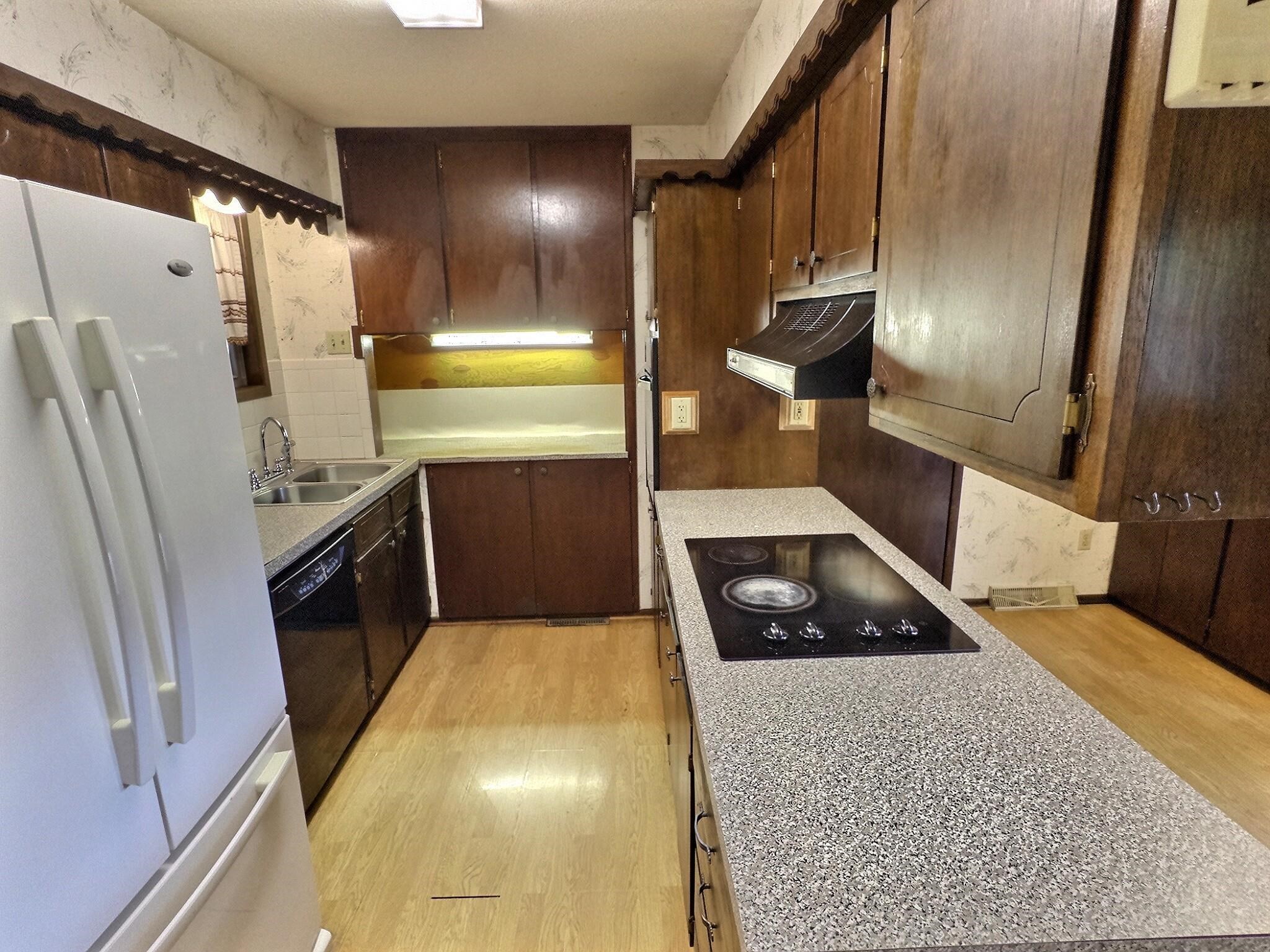213 S Lauber Ln Property Photo 6