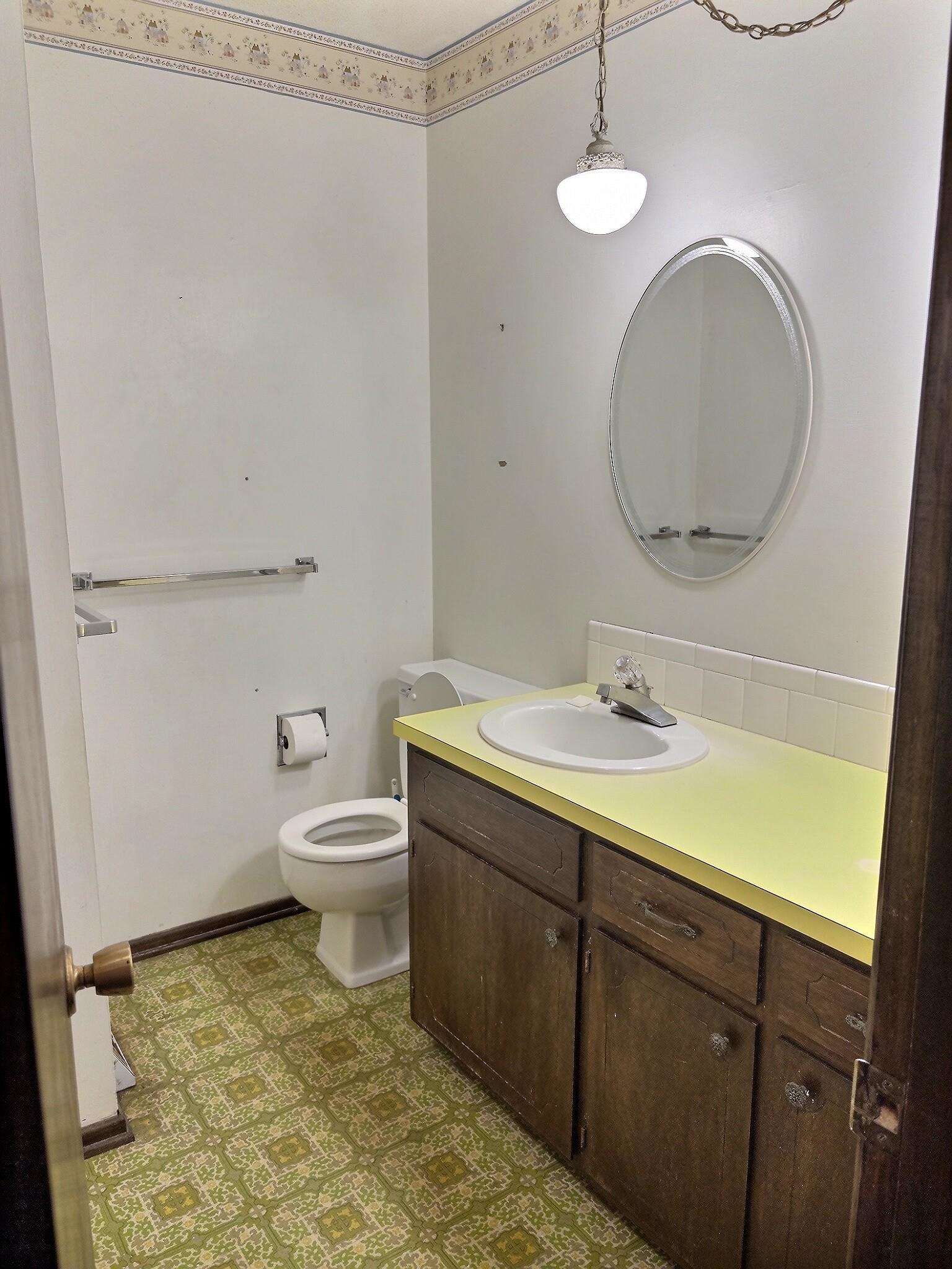 213 S Lauber Ln Property Photo 9