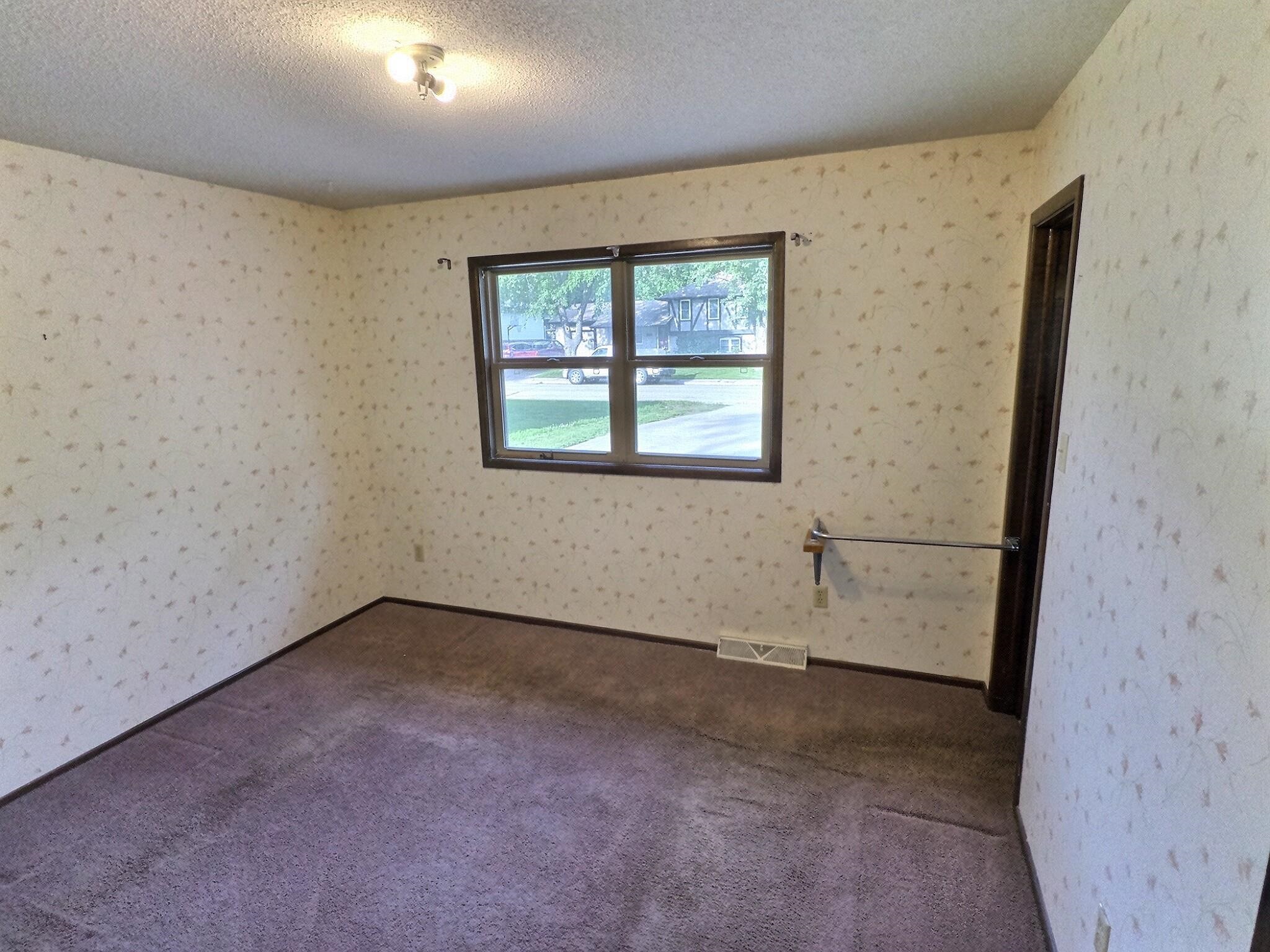 213 S Lauber Ln Property Photo 10