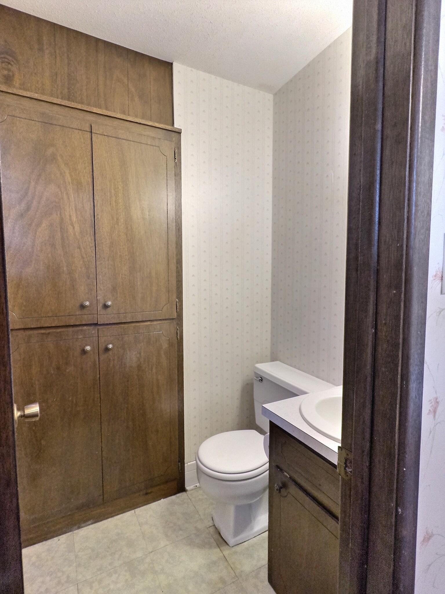 213 S Lauber Ln Property Photo 11