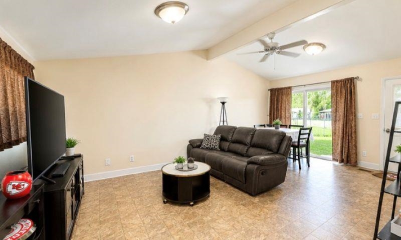 1219 Midland Property Photo 2