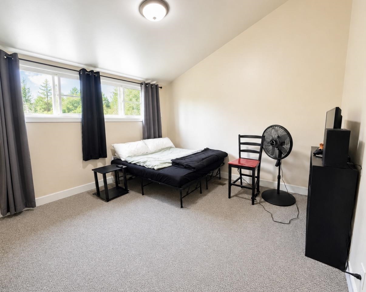 1219 Midland Property Photo 4