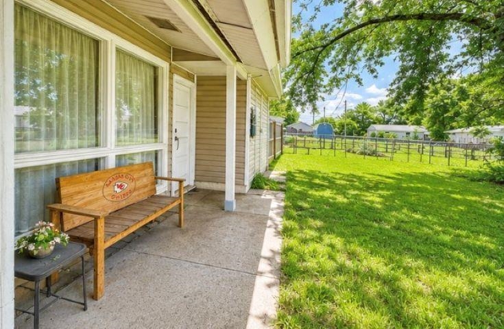 1219 Midland Property Photo 7
