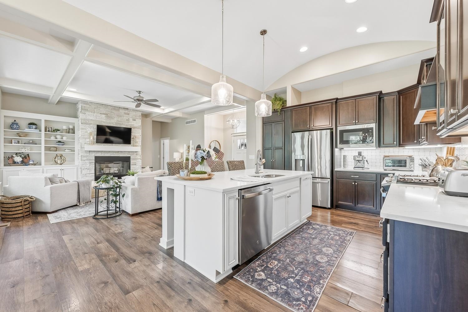 831 E Ruby Ct. Property Photo 8