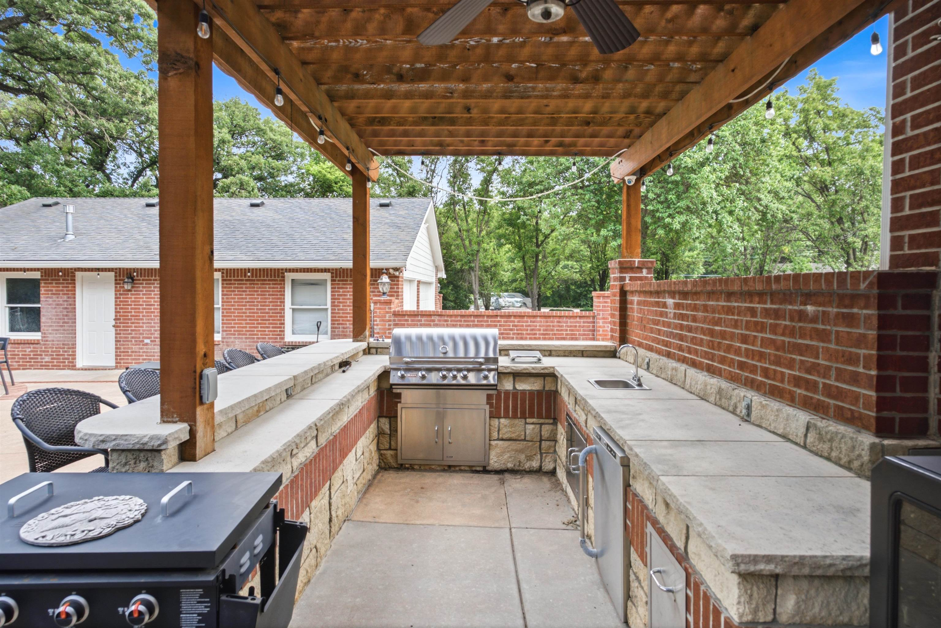 419 N Brook Forest Rd Property Photo 32