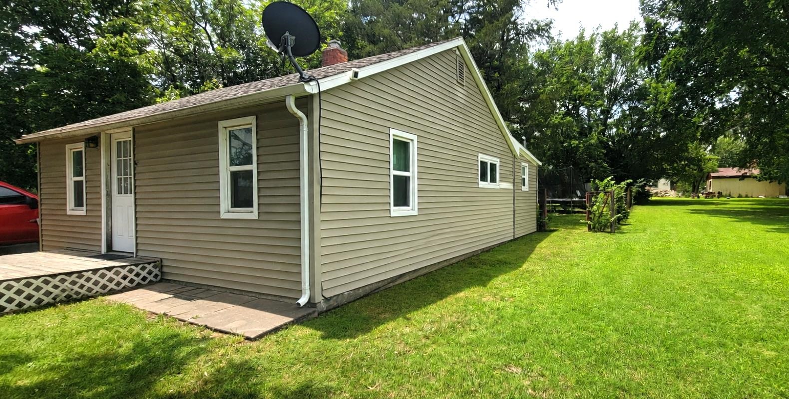 131 Glendale Property Photo 8