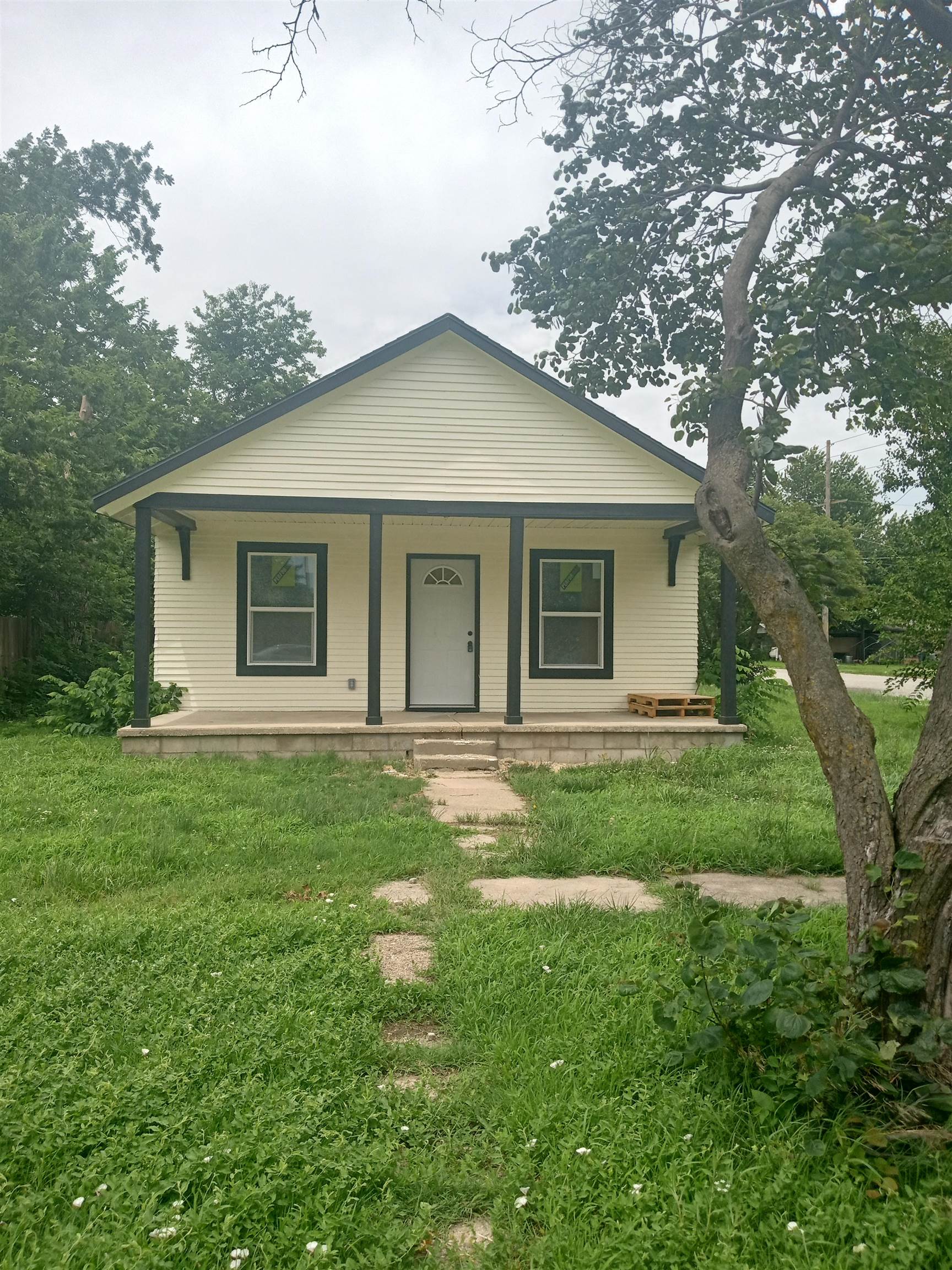 203 S Harvey Property Photo 1