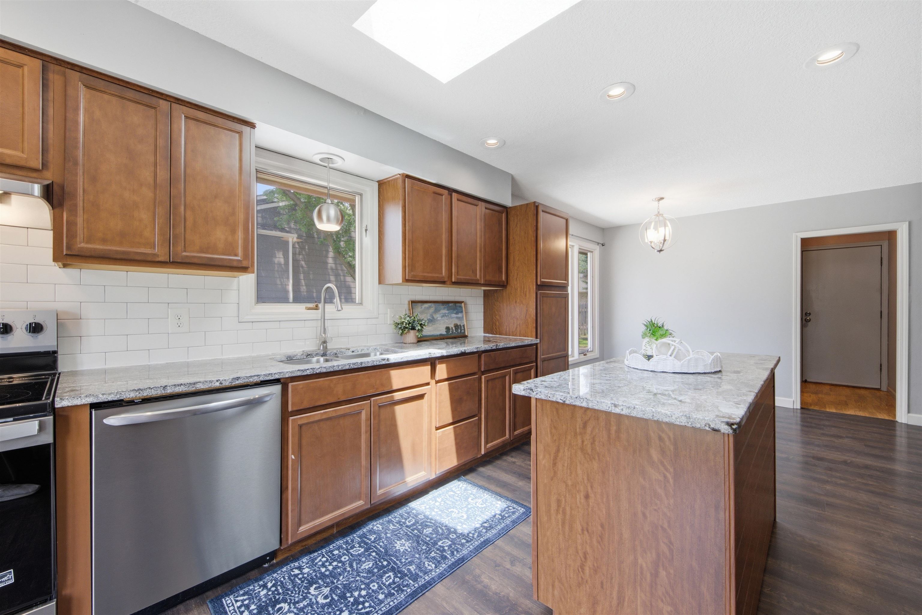 2314 N Bromfield Property Photo 15