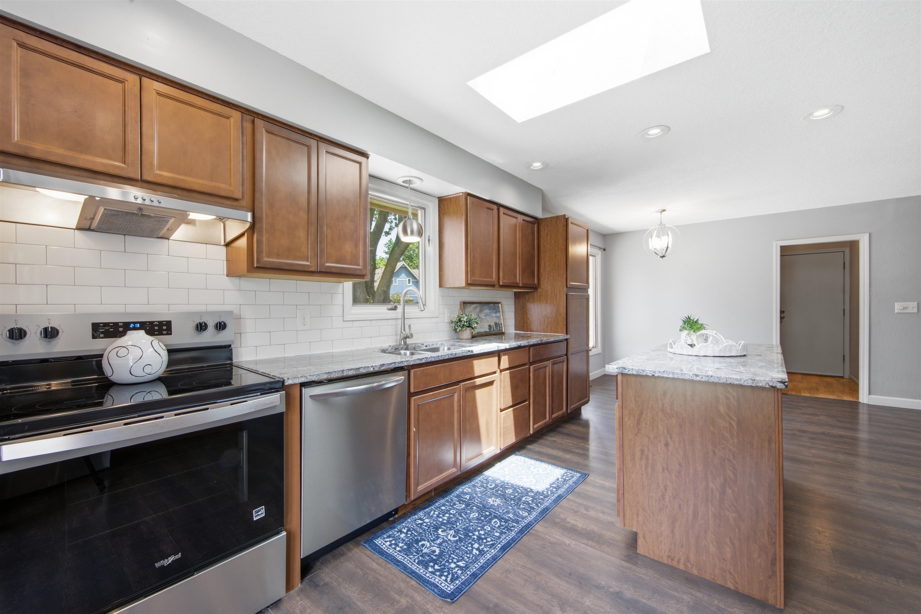 2314 N Bromfield Property Photo 16