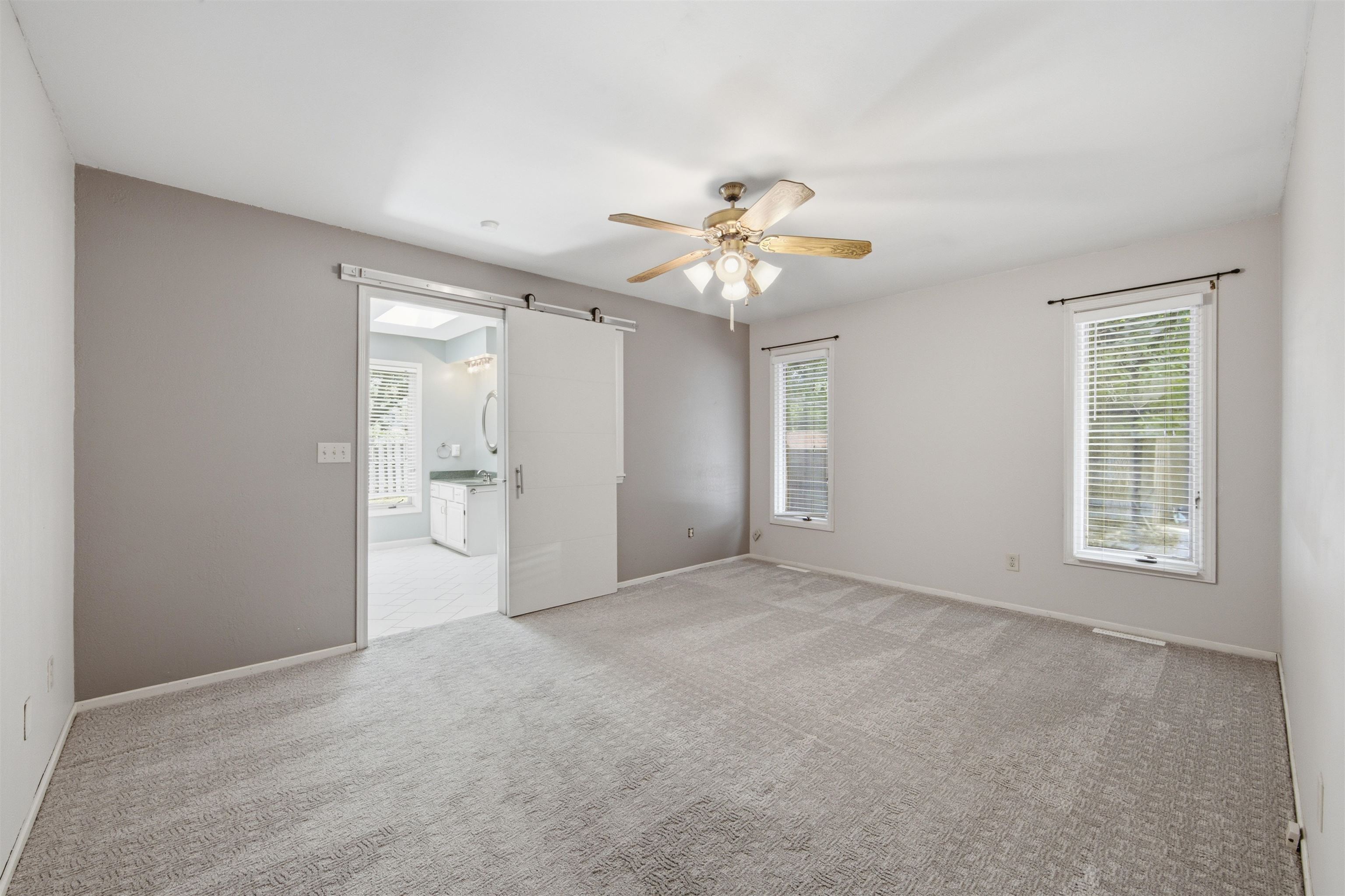 2314 N Bromfield Property Photo 18