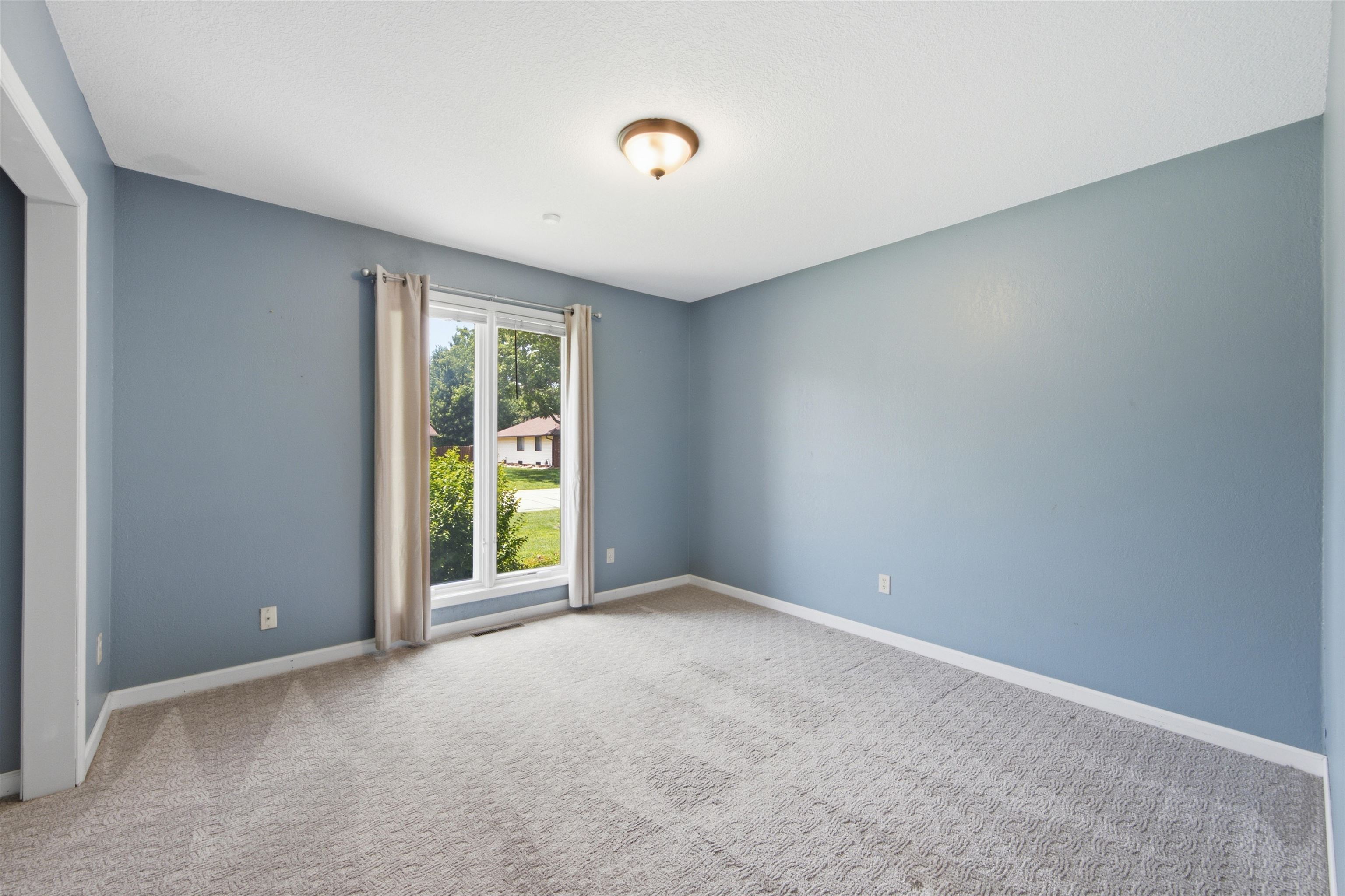 2314 N Bromfield Property Photo 25
