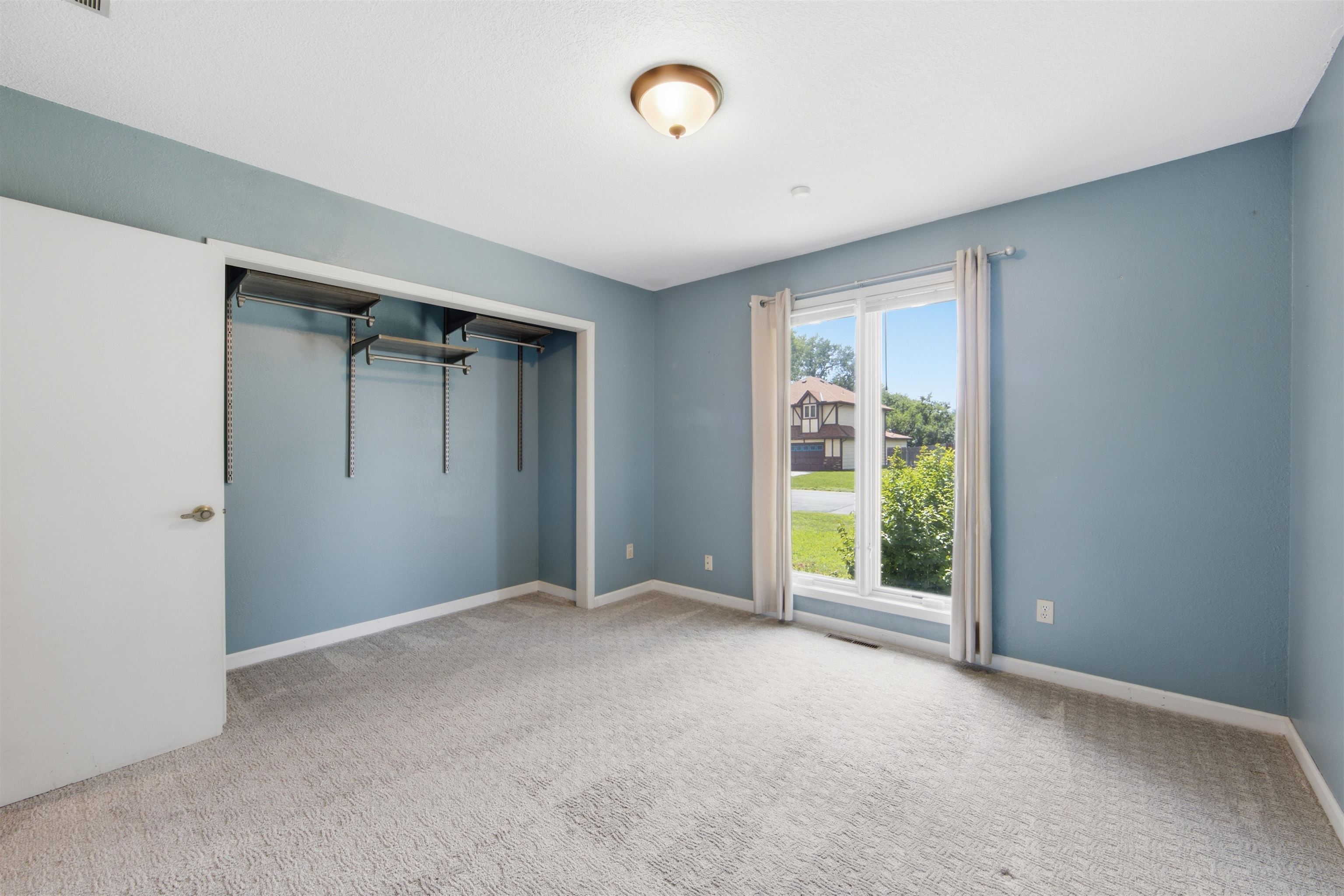 2314 N Bromfield Property Photo 26