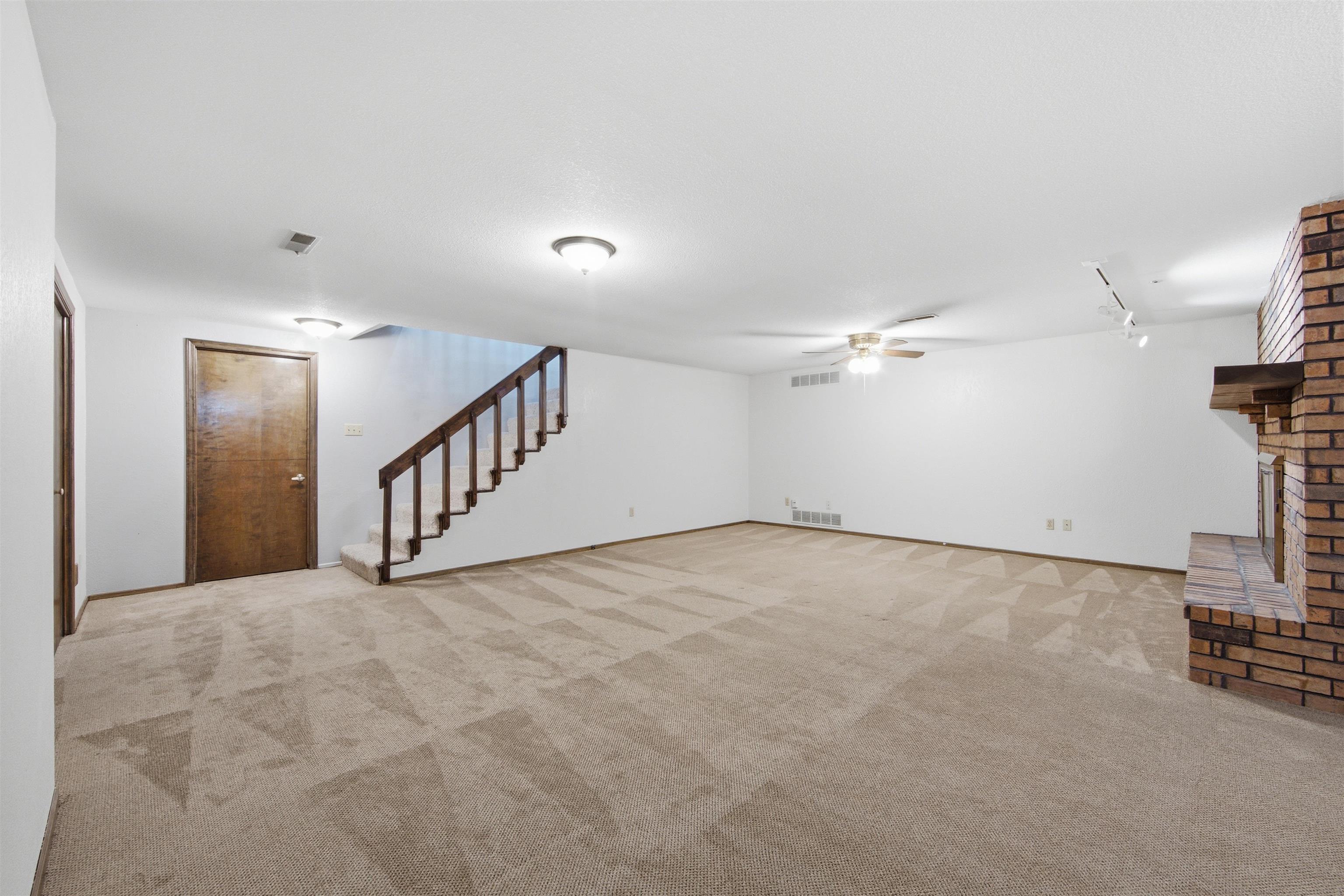 2314 N Bromfield Property Photo 29