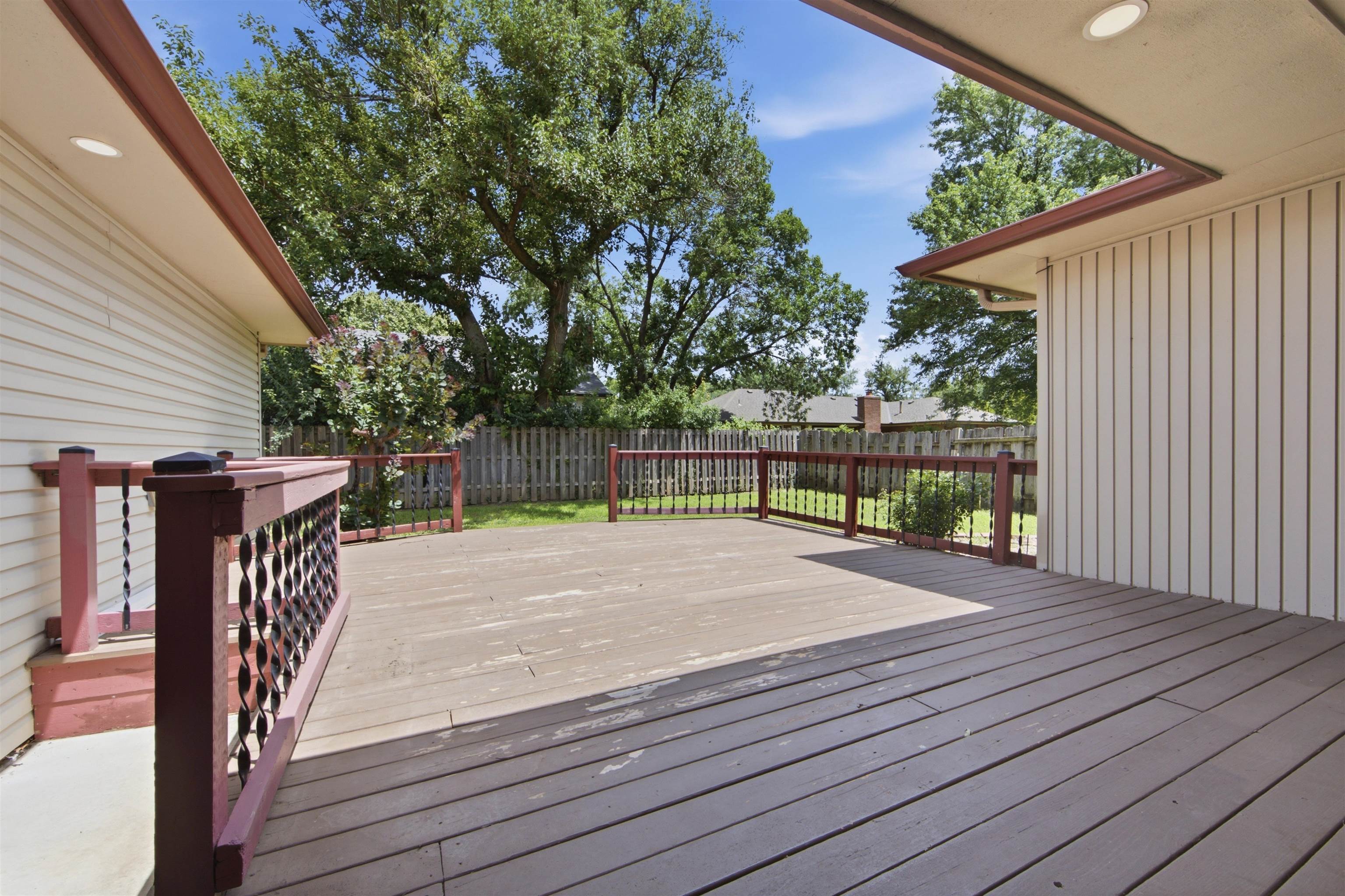 2314 N Bromfield Property Photo 34