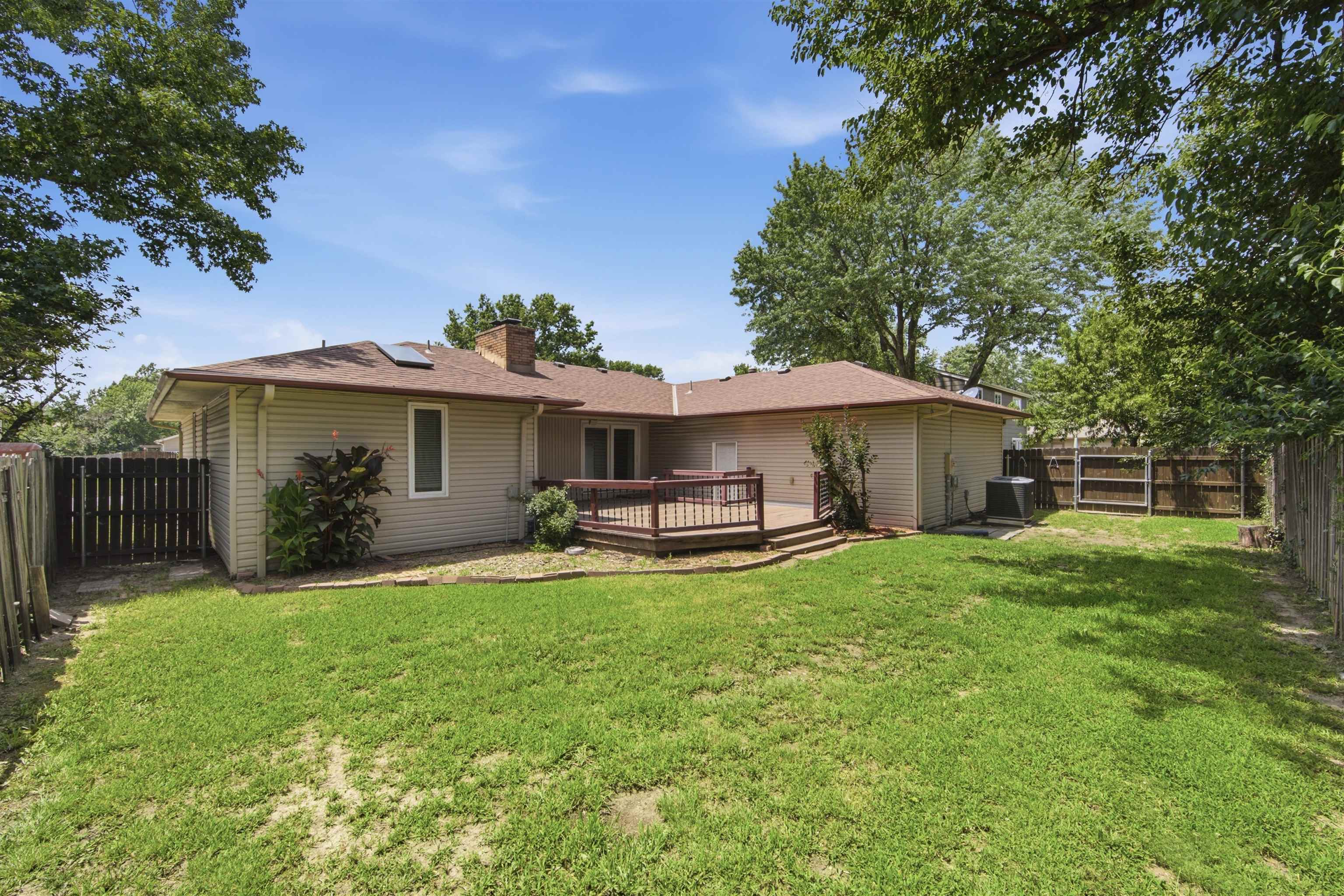 2314 N Bromfield Property Photo 35