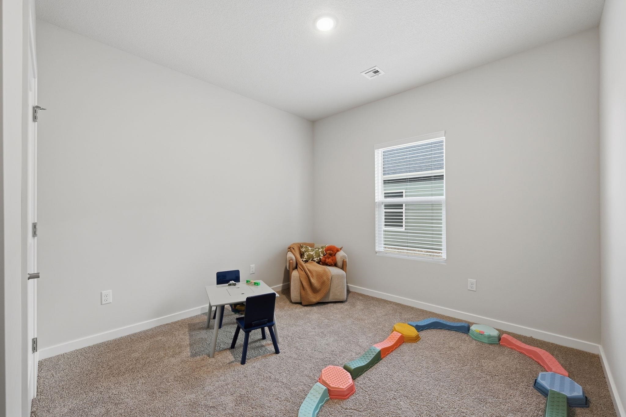319 N Woodstone St Property Photo 25
