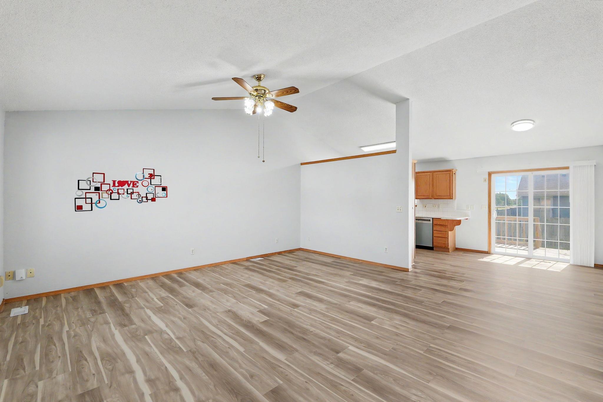 1920 S Leeanne Ln Property Photo 5