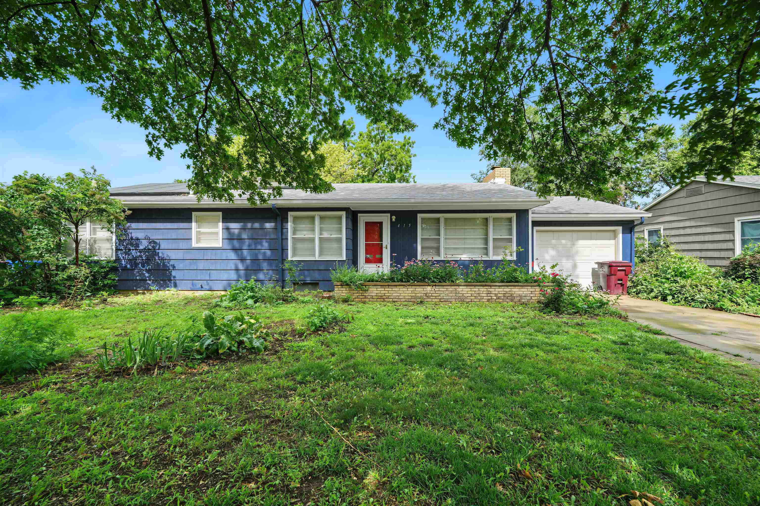 415 N Chestnut St. Property Photo 1