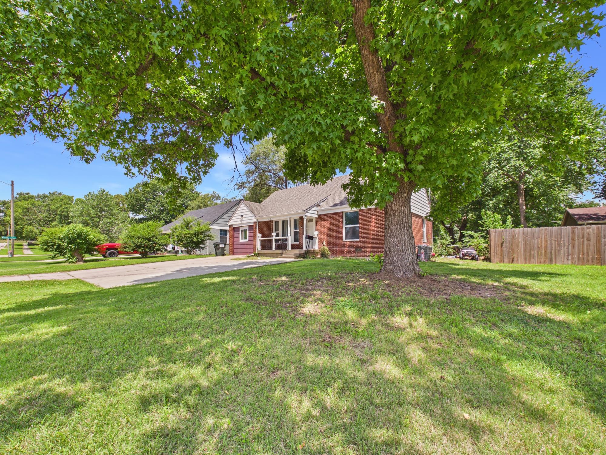 4844 E Morris St Property Photo 4