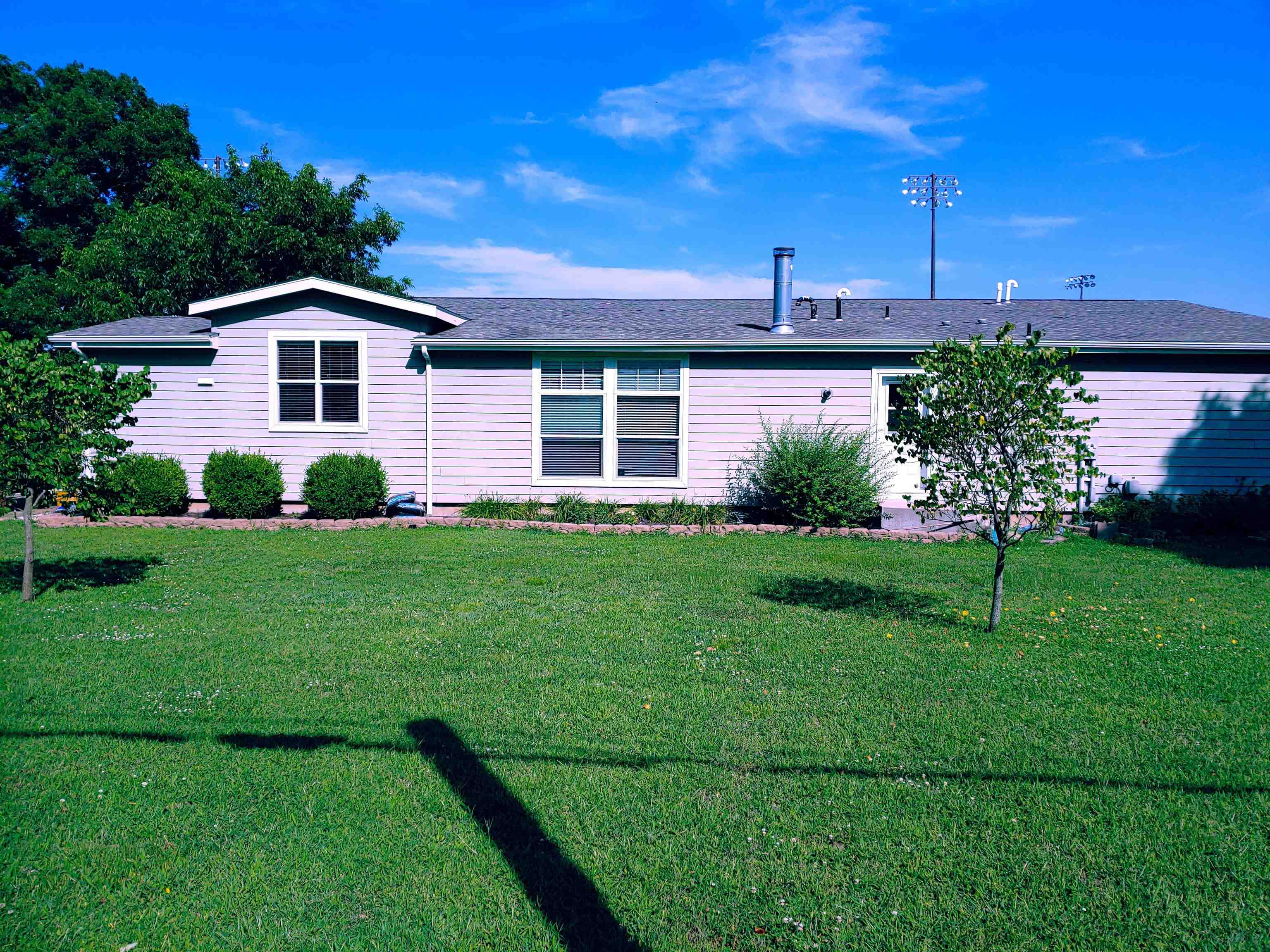 104 N Mulberry Property Photo 7