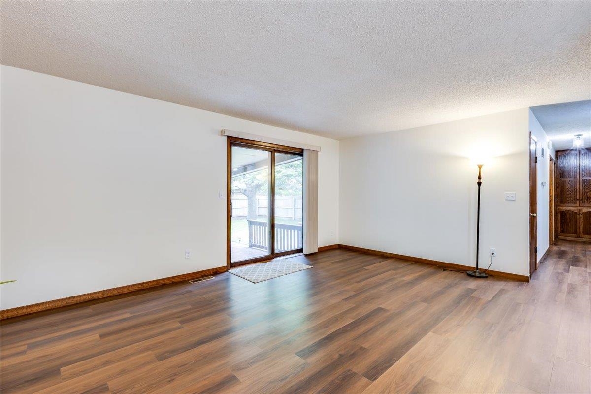 727 Crescent Property Photo 6