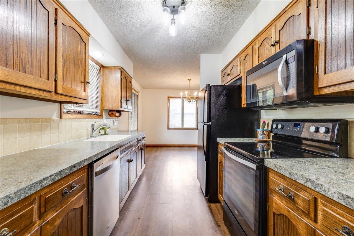 727 Crescent Property Photo 8