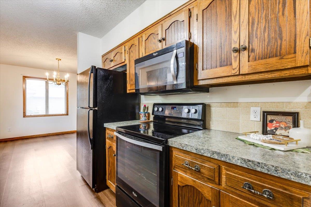 727 Crescent Property Photo 9